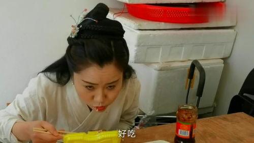 横店凤姐吃瓜视频,揭秘娱乐圈幕后真相